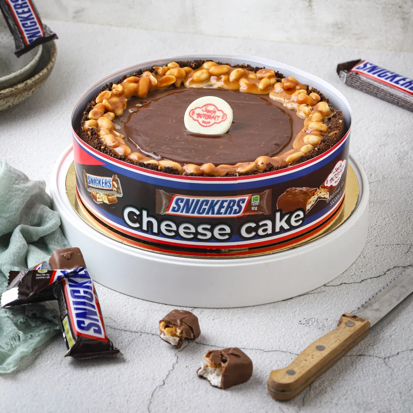 Snickers cheesecake
