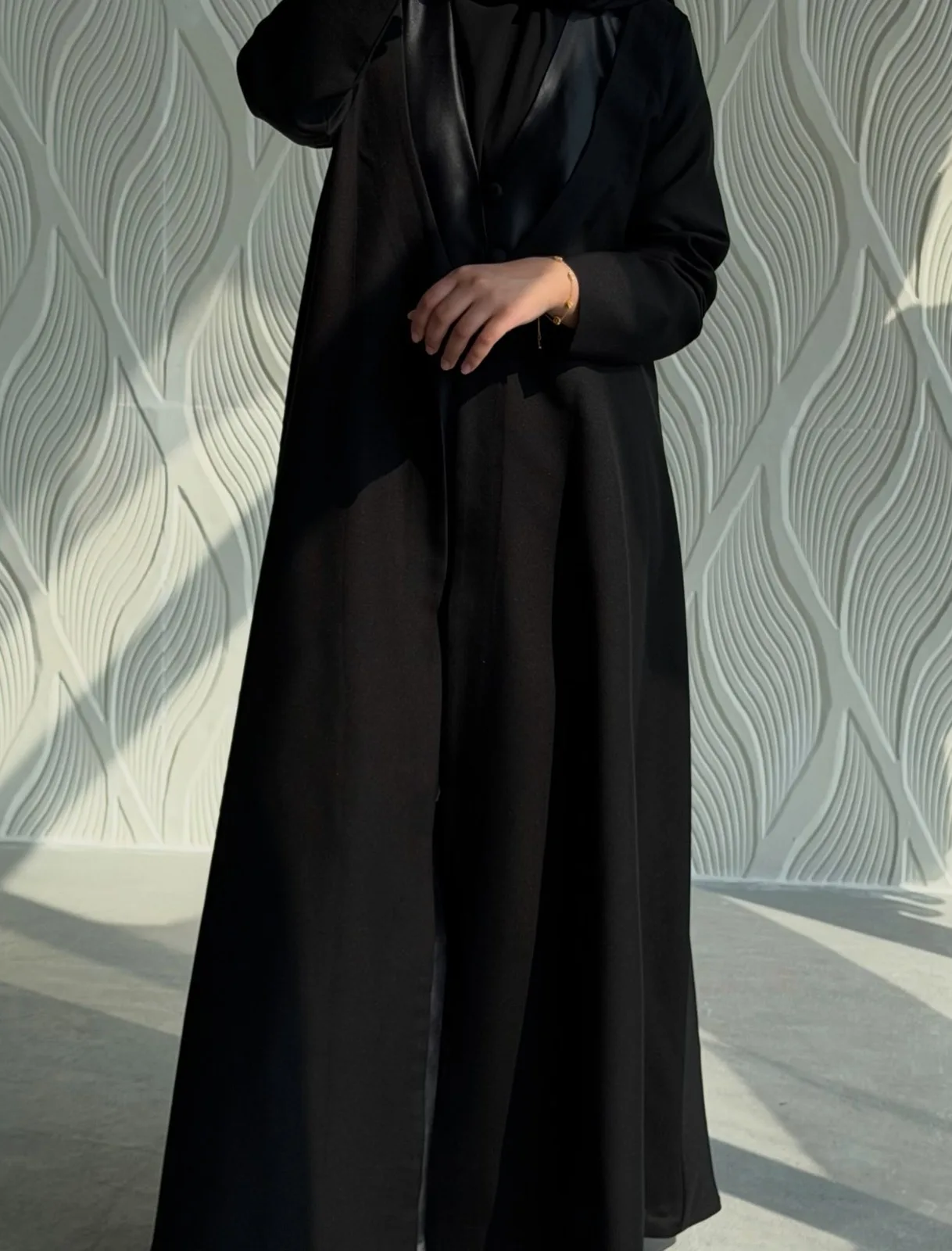 Abaya with satin lapel